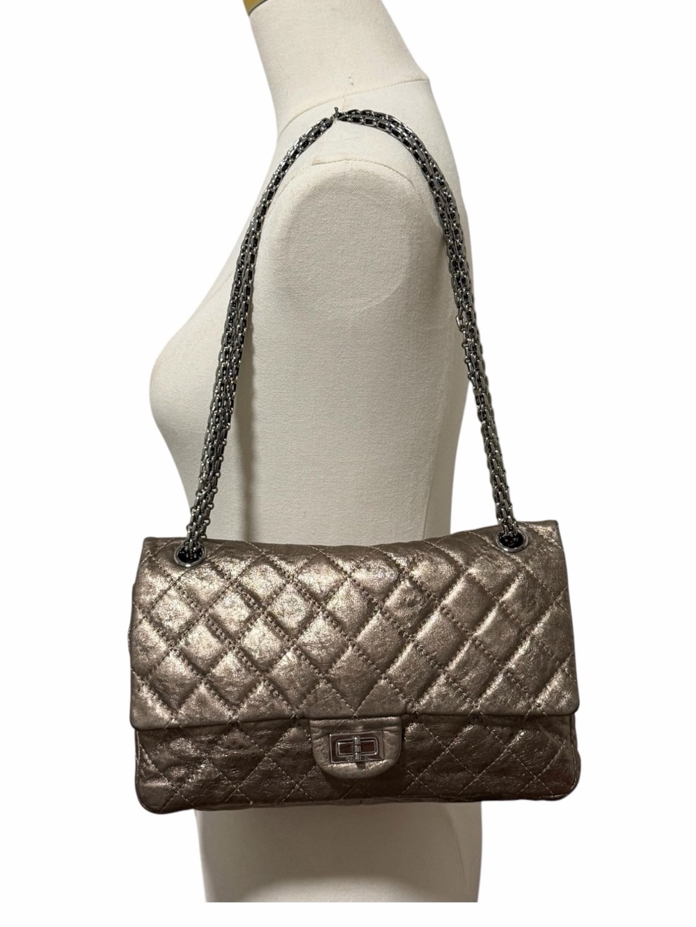 Chanel Reissue 2.55 Metallic Aged Calfskin Flap Bag - Picture 3 of 16